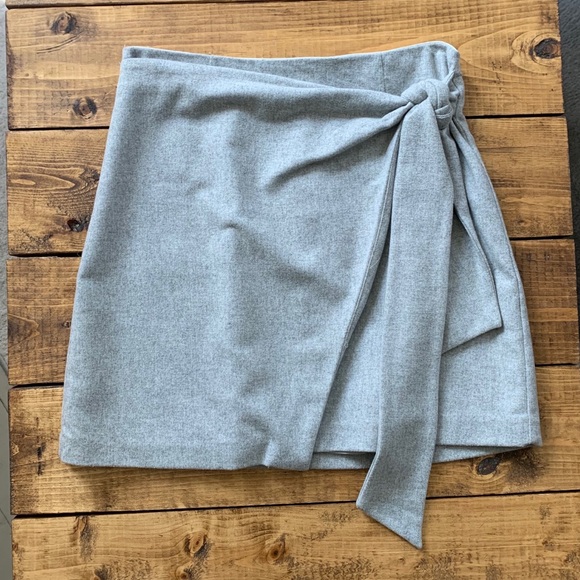 Wilfred Dresses & Skirts - Wilfred Tie-Front Skirt